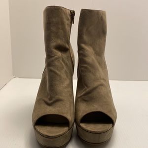 JustFab Hayden Open Toe Booties Size 10